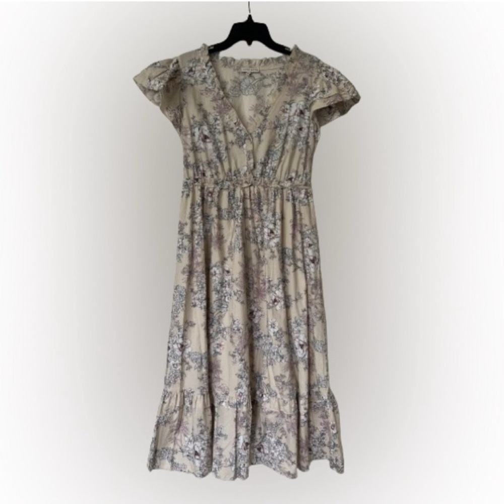 Moon River Flutter Sleeve Floral Maxi Dress. Size M